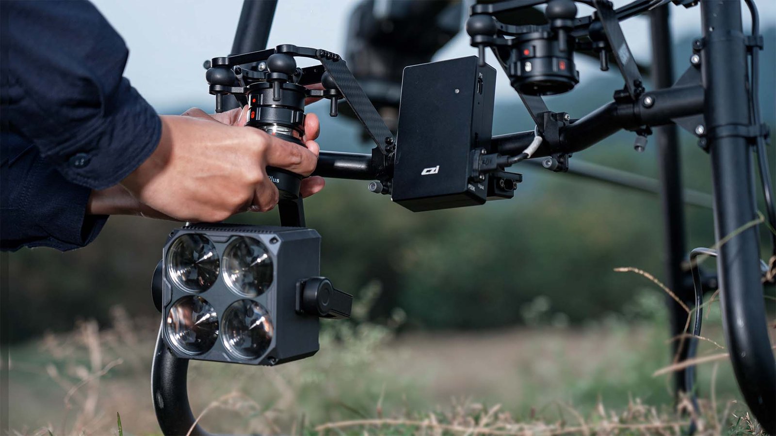 Professional UAV Heavy-duty Payload Release Systems - DJI M300 RTK drone releasing payload